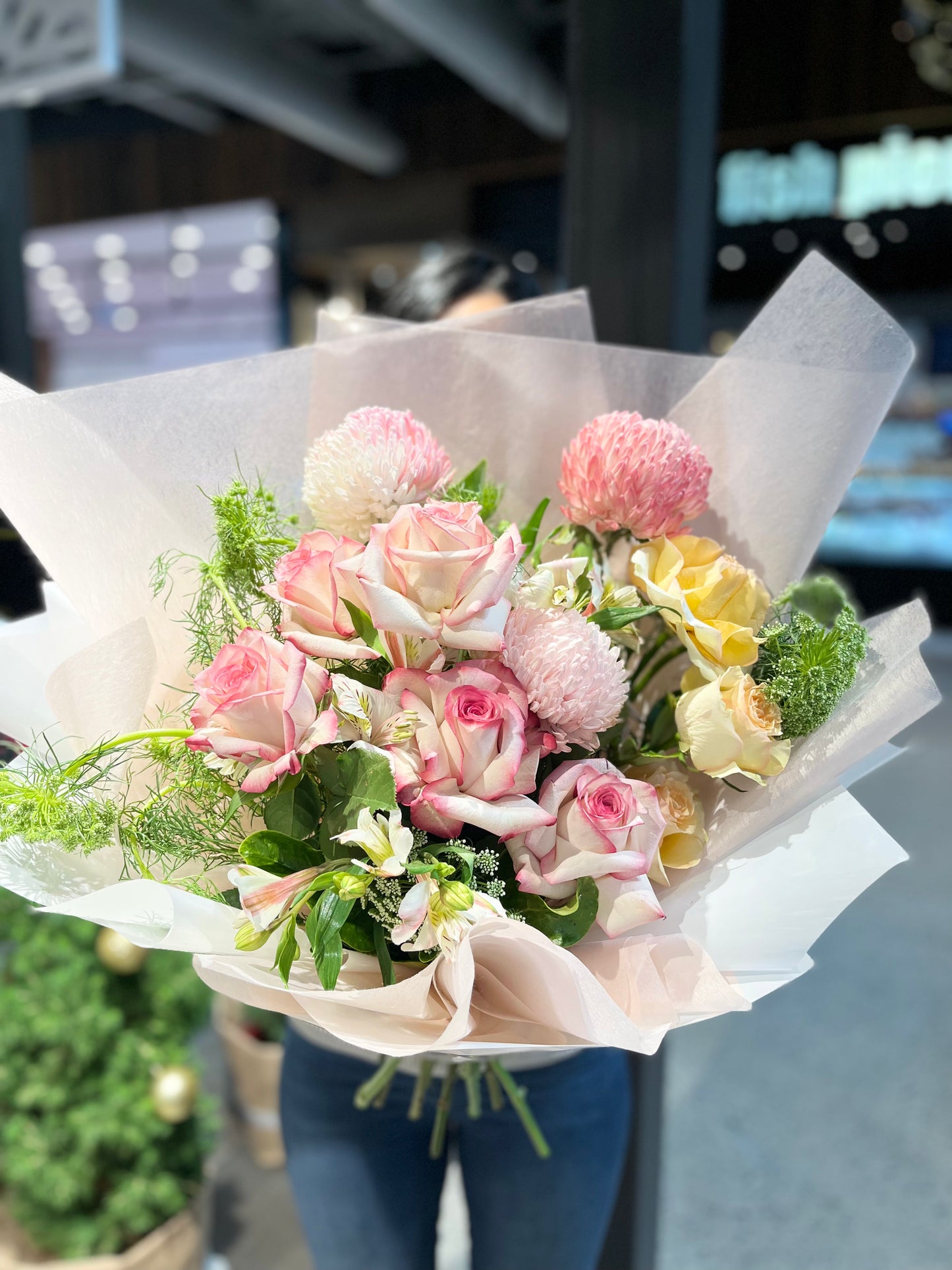 The Modern Front Faced Bouquet