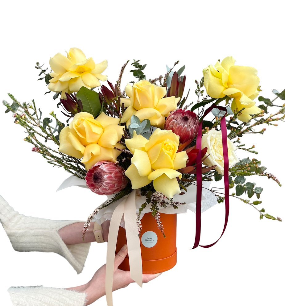 Premium Round Hatbox in Medium - Casey Florist Co