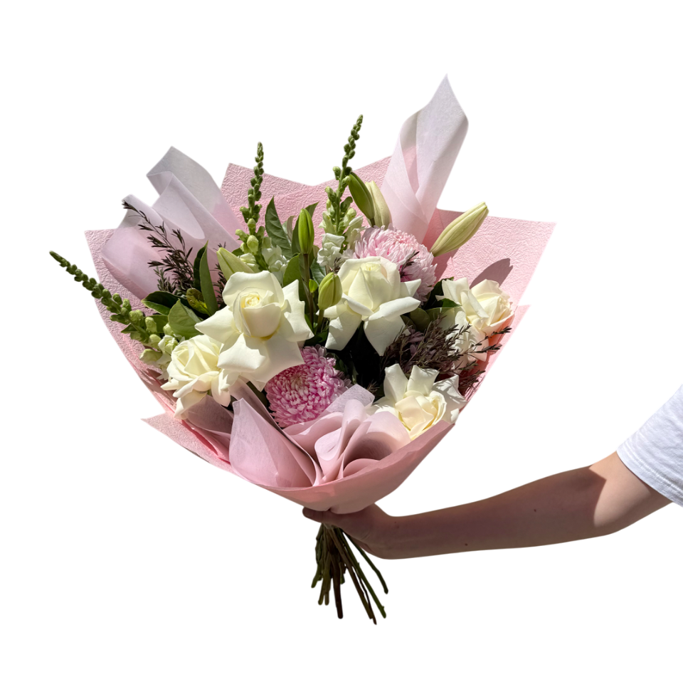 The Modern Front Faced Bouquet